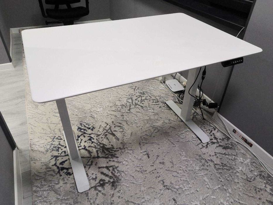 Стол с регулировкой высоты
