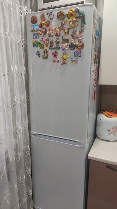 Холодильник Бирюса