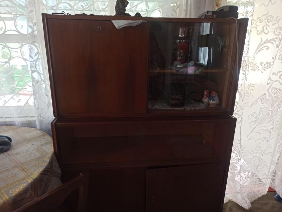Продам небольшой сервант