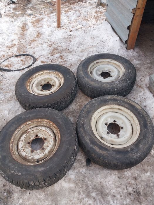 Продам резину на волгу
