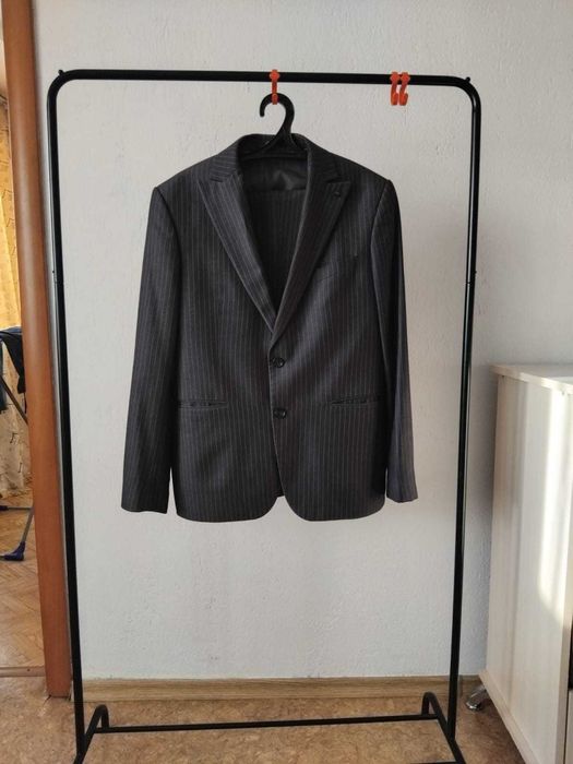 подам брючный костюм