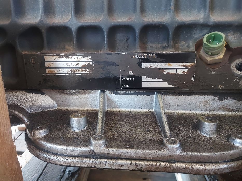 Продам двигатель Рено Мидлум