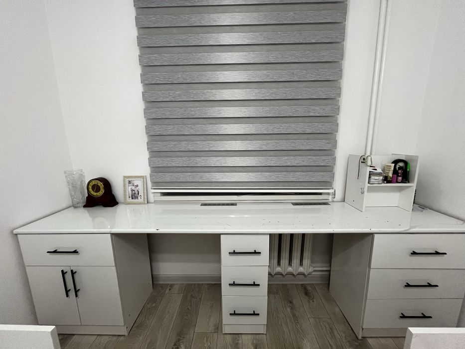 Срочно продается учебный стол