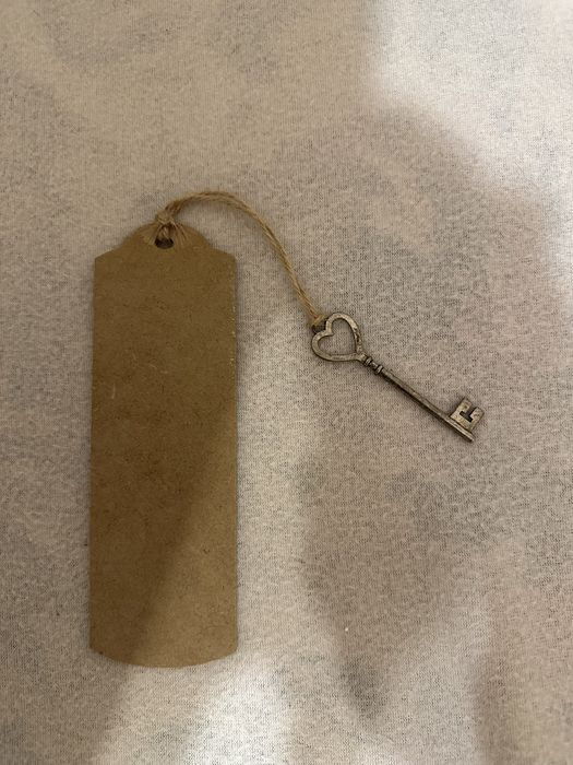 Ръчно изработен книгоразделител