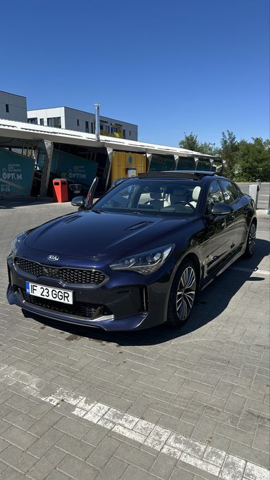 se vinde Kia Stinger GT Line AWD