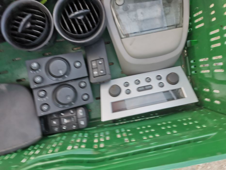 Интериор, климатроник и СД за Опел Мерива / Агила А