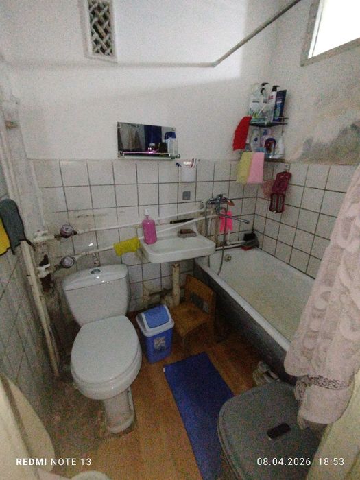 Продаю квартиру 2/4/5. Кирпич Авиосозлар 4.