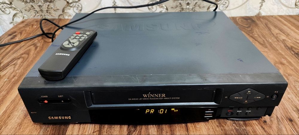 Samsung видеомагнитафон SVR-70D