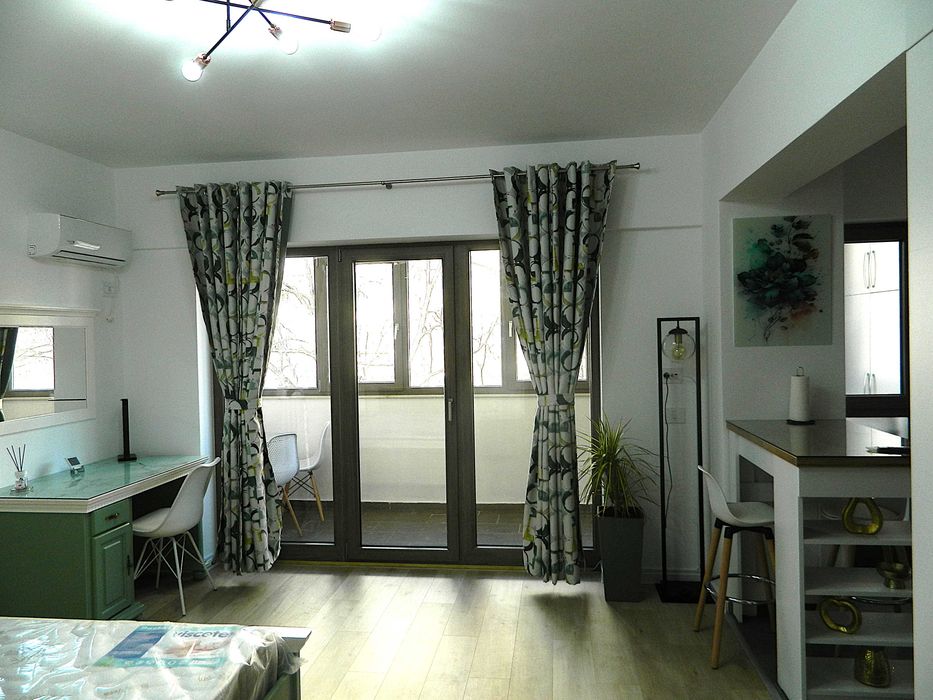 Studiou de inchiriat, 40 mp zona Brazdă