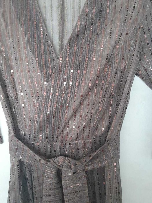 Вечернее блестящее платье