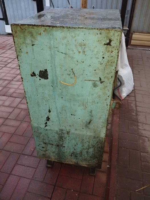 Сейф шкаф металлический