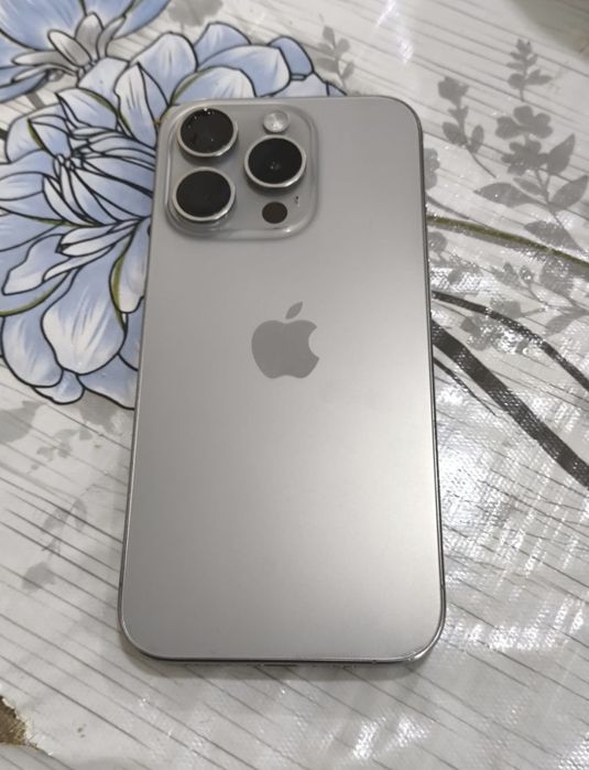 Продается Iphone 15 pro в идеале