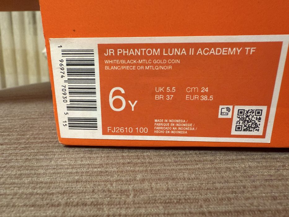 Ghete fotbal Nike phantom luna marimea 38.5