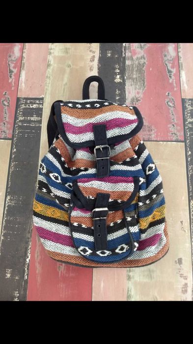 Раница с преден джоб