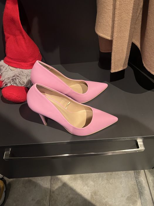 Женски обувки,малко използвани!Запазени на 100%