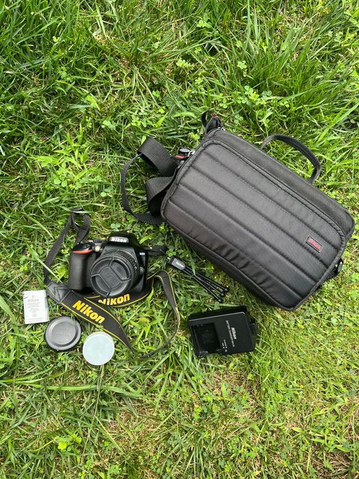 DSLR Nikon D3500 + accesorii