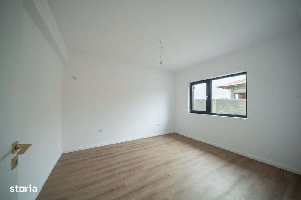 Casă nouă parter, 4 camere, 2 băi, 120 mp, teren 400 mp – Țegheș