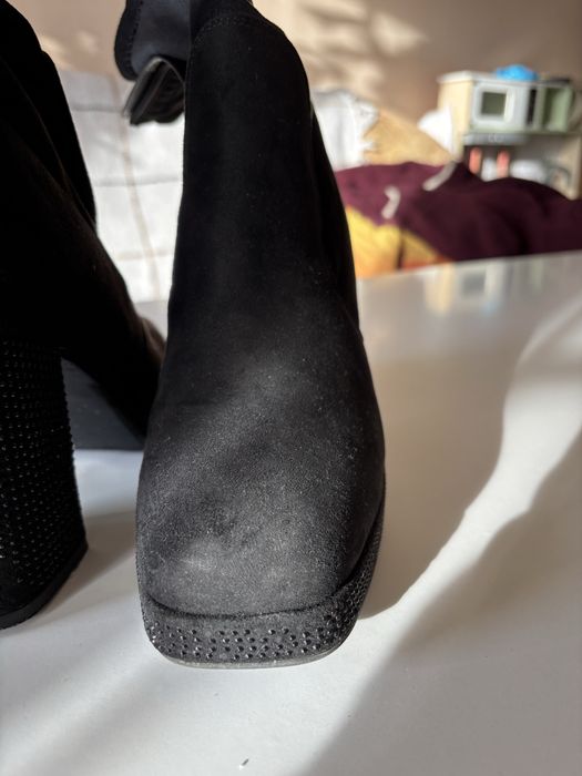 Черни боти с ток и камъчета