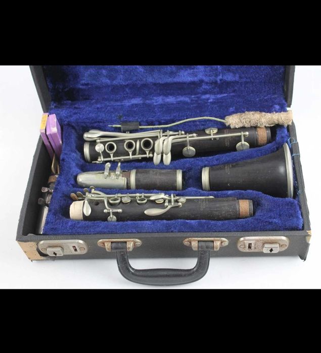 Инструмент подходящ за начинаещи или декорация Кларинет стар английски