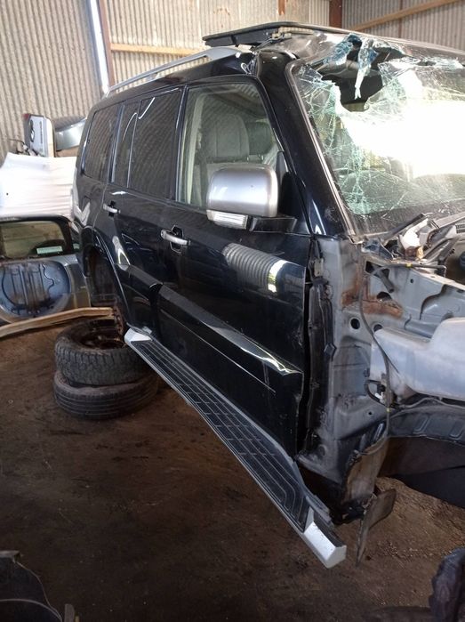 Mitsubishi Pajero 3.2 DID 170 kc 2009 г