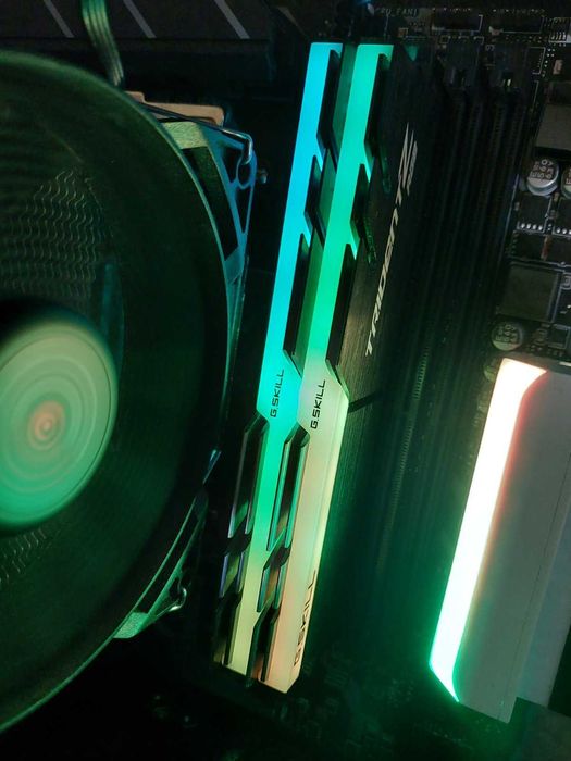 32GB 3600Mhz CL18 / 3466Mhz CL16 - DDR4 RAM памет