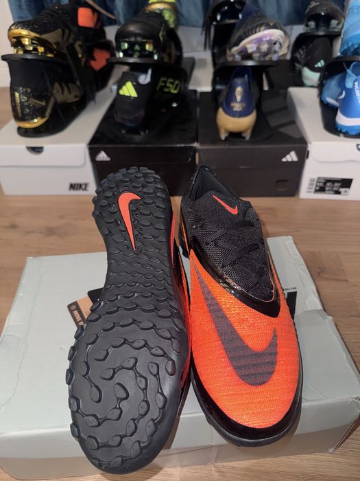Ghete Fotbal Nike Phantom