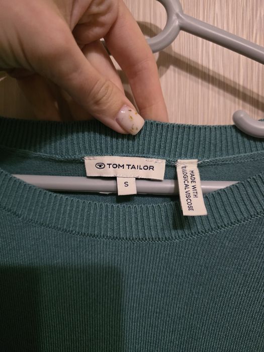 Продавам пуловер на Tom Tailor