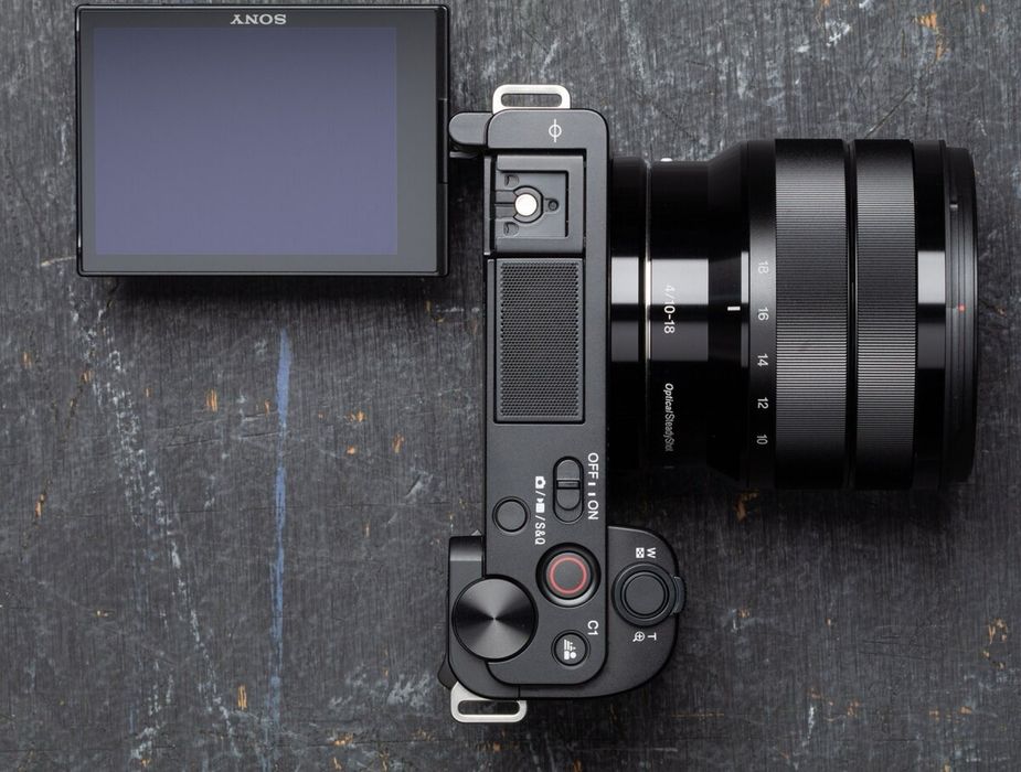 Sony zv-e10.