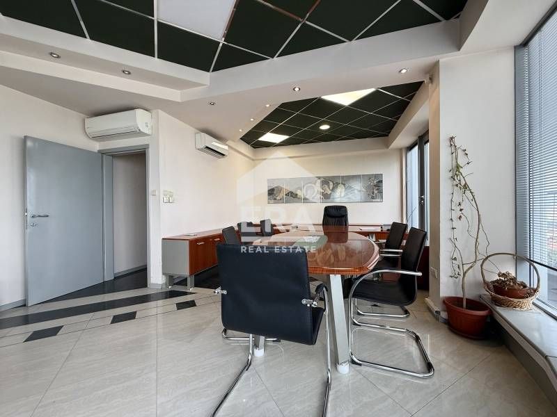 Дава се под наем Офис в София, Лозенец - 630 кв.м за 9456 € - Снимка #1