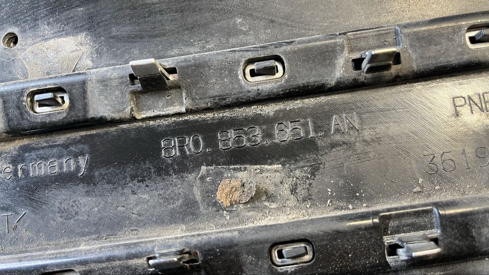 Audi Q5 8R S-Line предна решетка