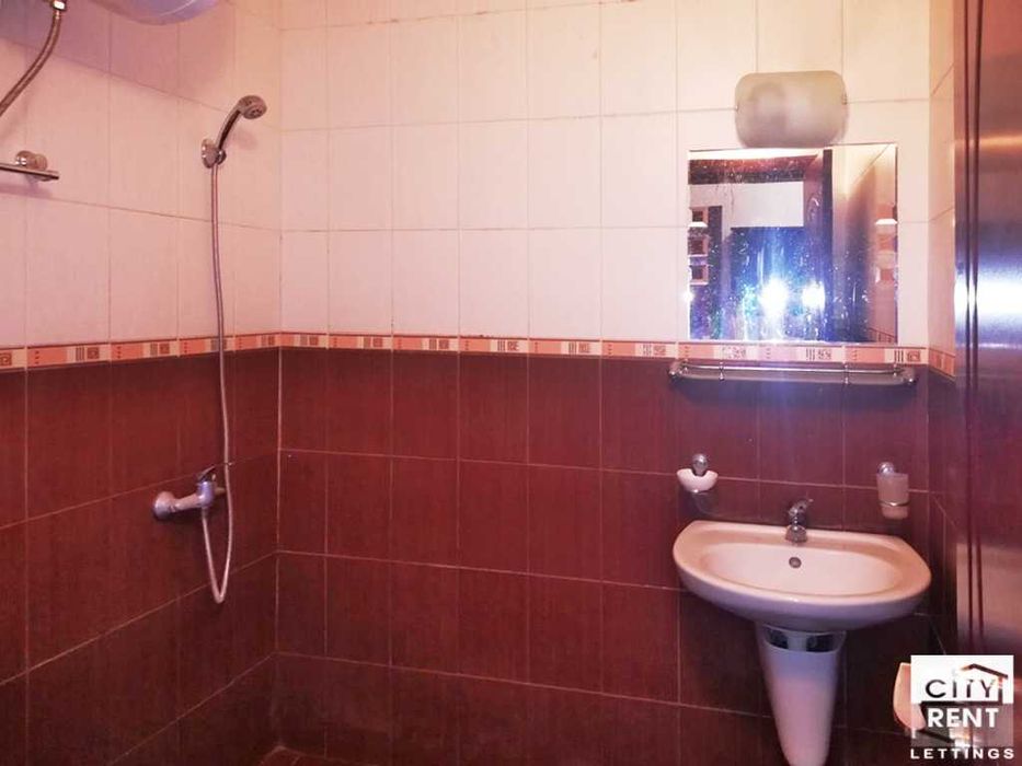 Дава се под наем Тристаен апартамент в Велико Търново, Център - 79 кв.м за 359.04 € - Снимка #9