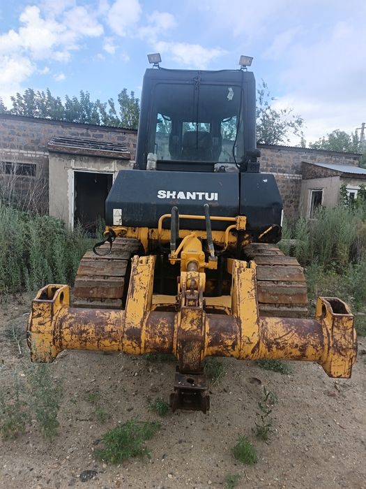 Shantui sd 16 бульдозер