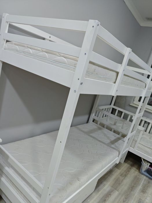 Продам 2х ярусную кровать