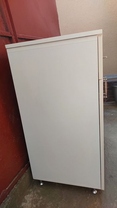 Comoda din pal cu usi si sertar MDF