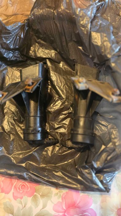 Пръскалки за фарова.за тойота авенсис 2003-2008