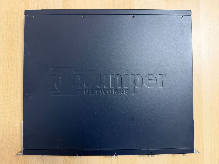 Router / Firewall Enterprise Juniper SRX240 – 16 Porturi Gigabit