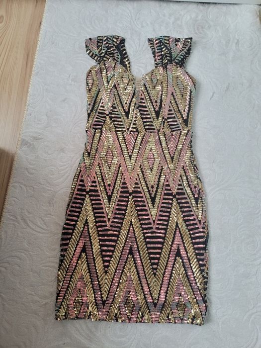 Официални рокли...