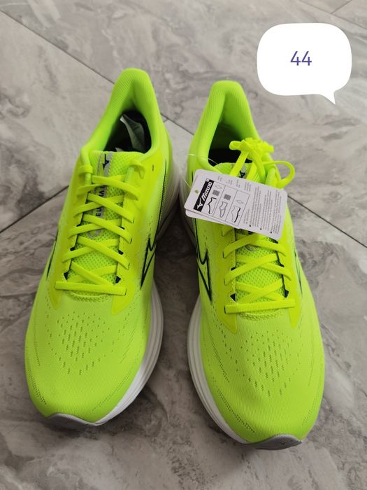 Adidași mizuno noi la cutie