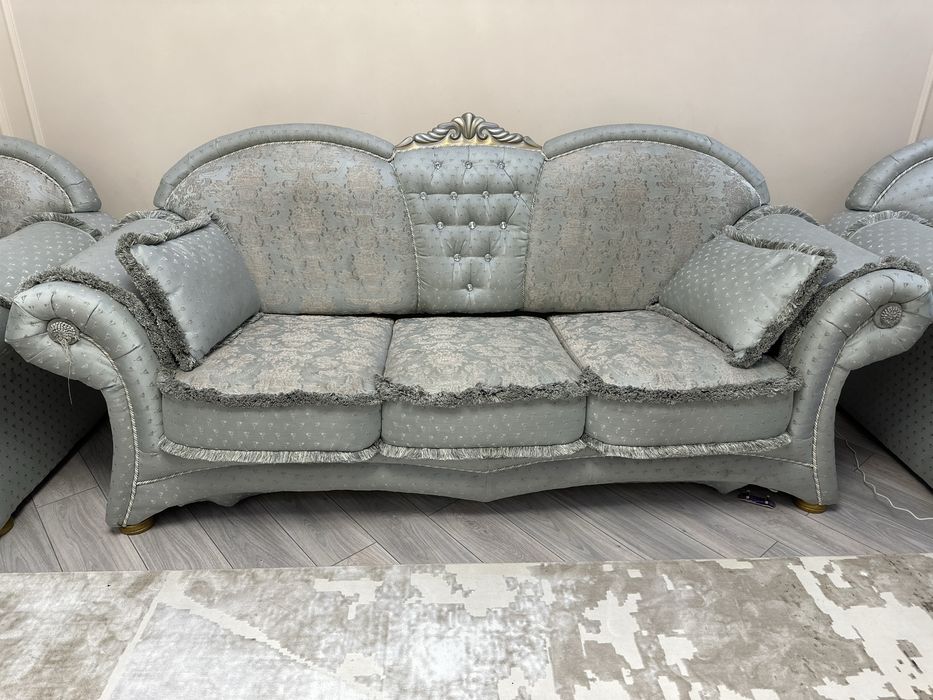 Диван сатылады 6адамдық