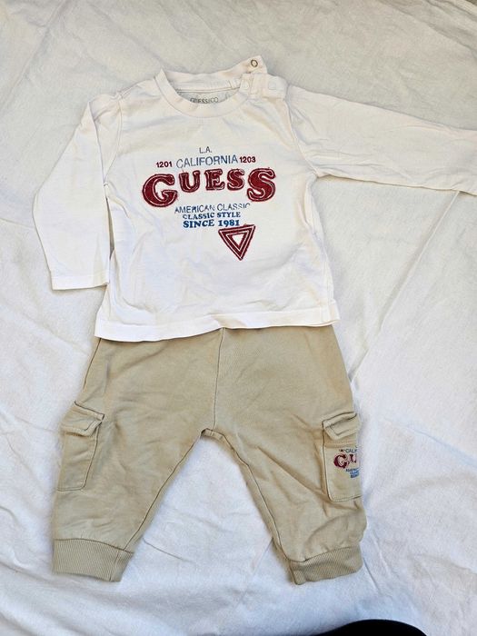 Оригинален бебешки комплект Guess