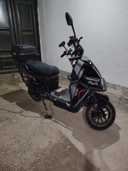 Skuter 700 $ sastenasi yaxshi