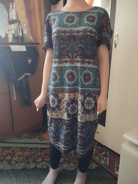 Продам женские платья