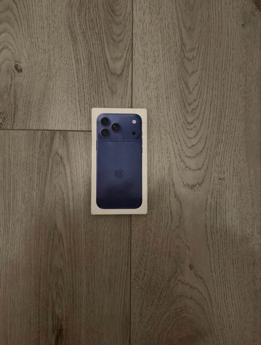 Iphone 17 pro max 256 blue