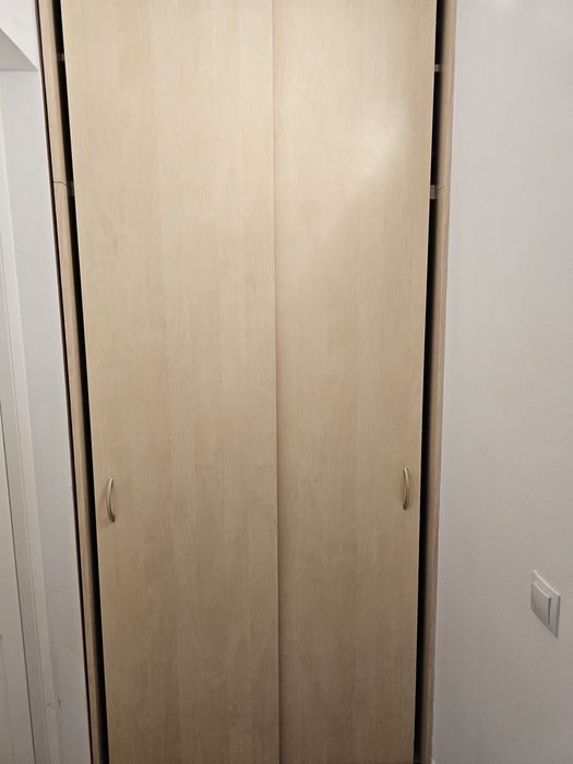 Dulap cu usi glisante