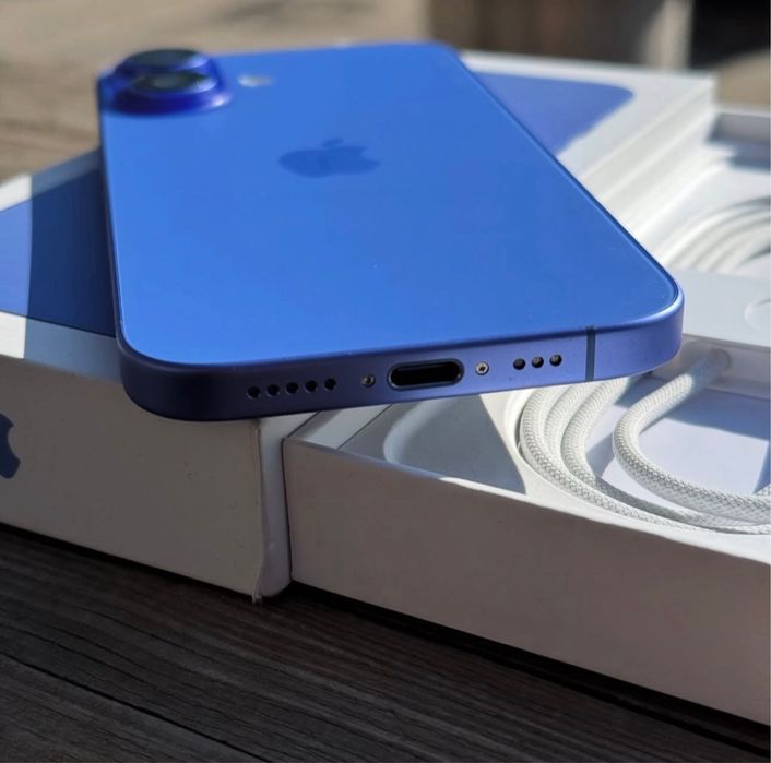 iPhone 16 BLUE • impecabil • Accept Schimburi