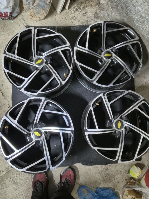 Bentley diska, komplekt (4 ta) holati ideal