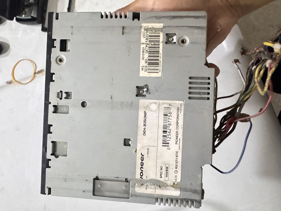 Original Pioneer DEH-3050MP sotiladi