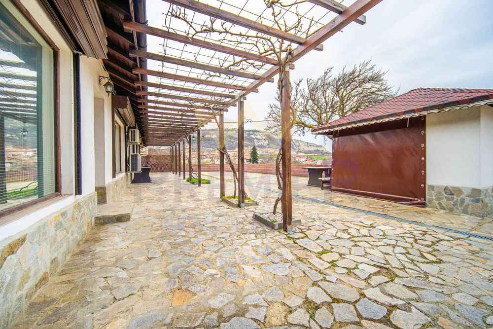 Продава се Къща в Балчик - 140 кв.м за 1093 €/кв.м - Снимка #2