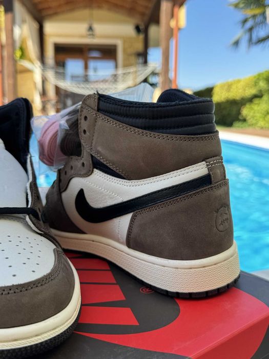 Jordan 1 High Travis Scott Кецове 42 EUR + Кутия + 4 Връзки Нови