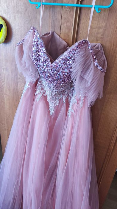 Vând rochie eleganta